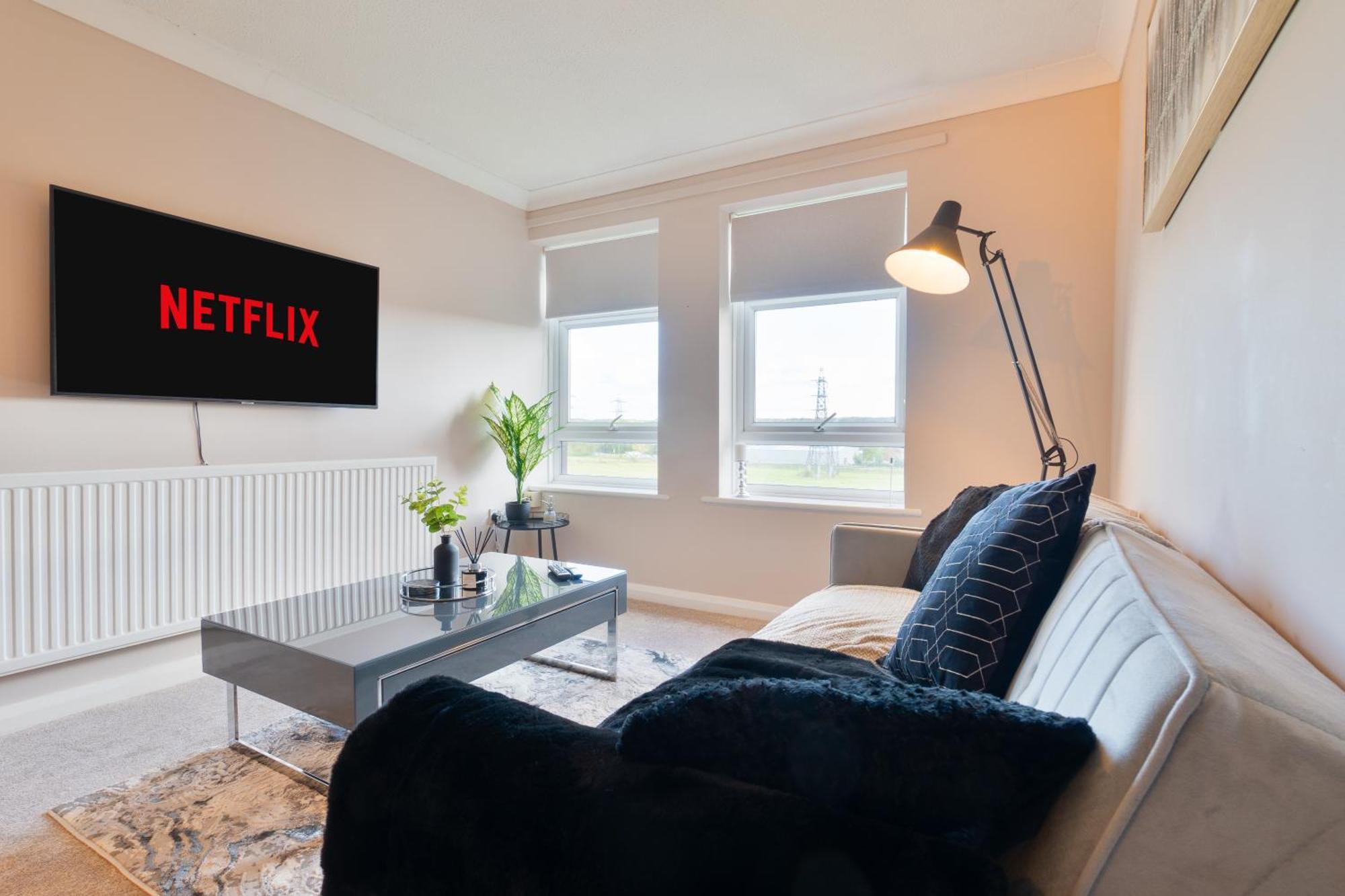 Apartment Trendy With Free Parking - Perfect For Contractors And Families