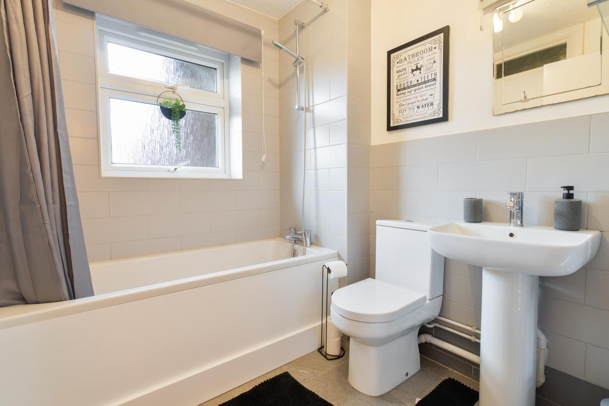 Trendy With Free Parking - Perfect For Contractors And Families * Canterbury