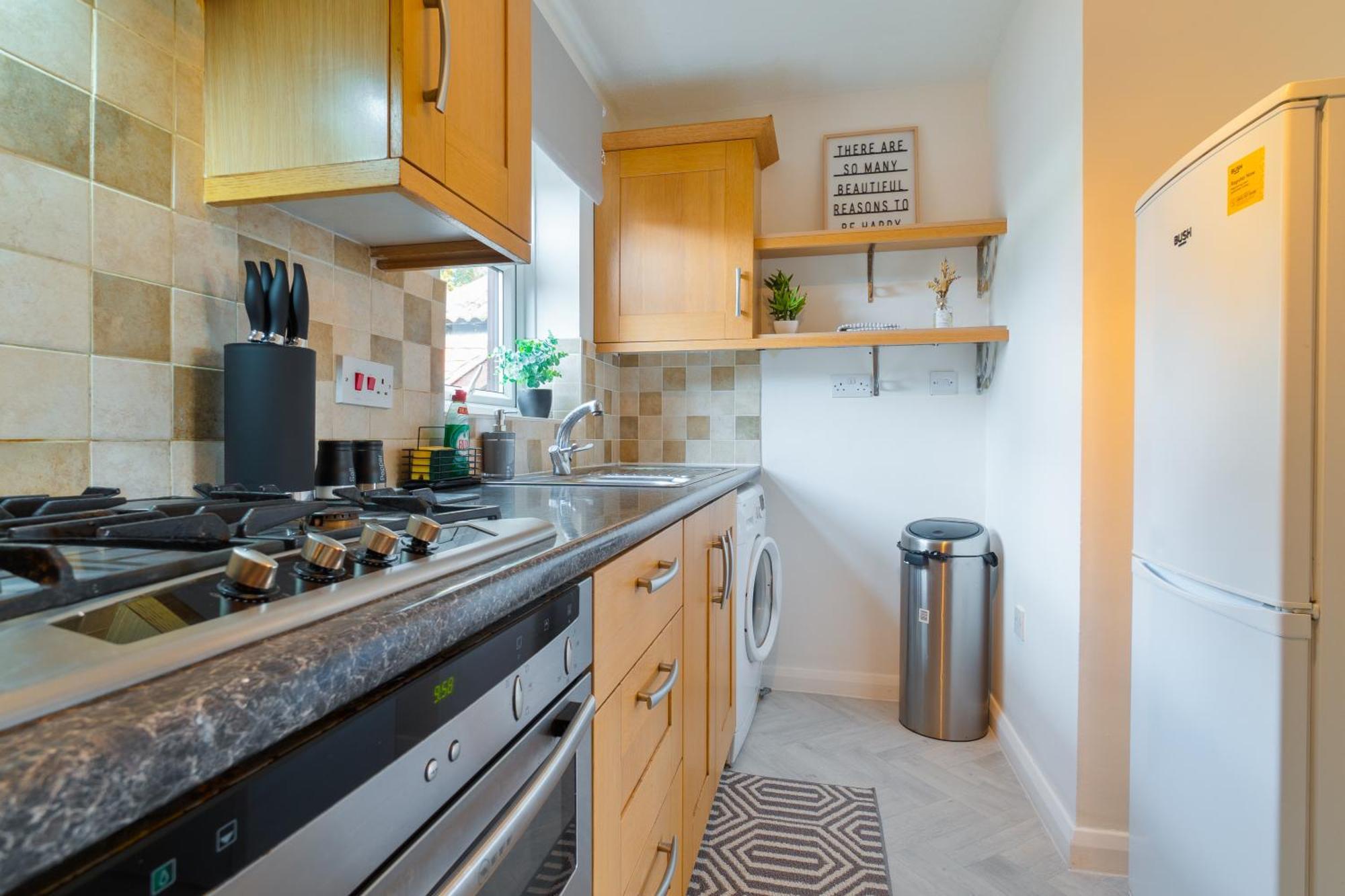 Trendy With Free Parking - Perfect For Contractors And Families Apartment *